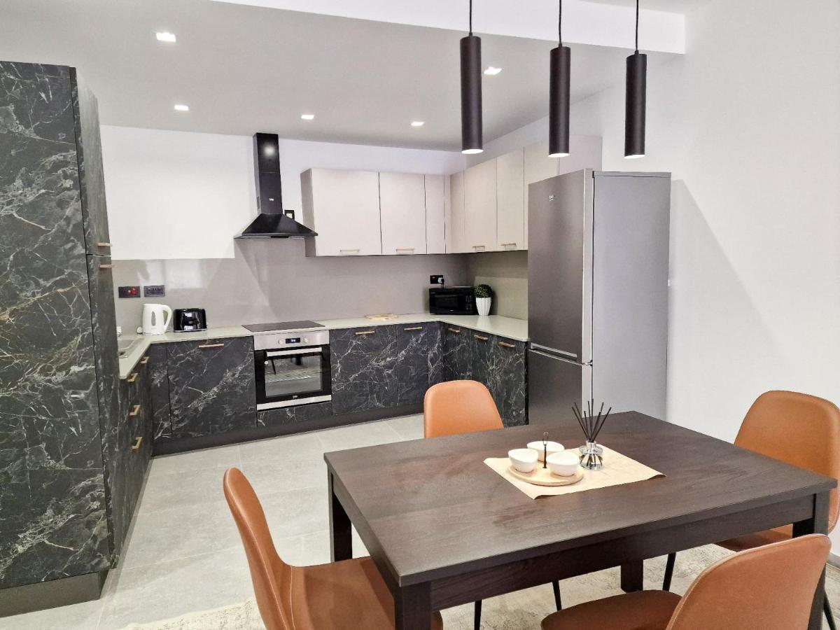 Barbara Properties - Luxury Qawra Stay 세인트폴스베이 외부 사진